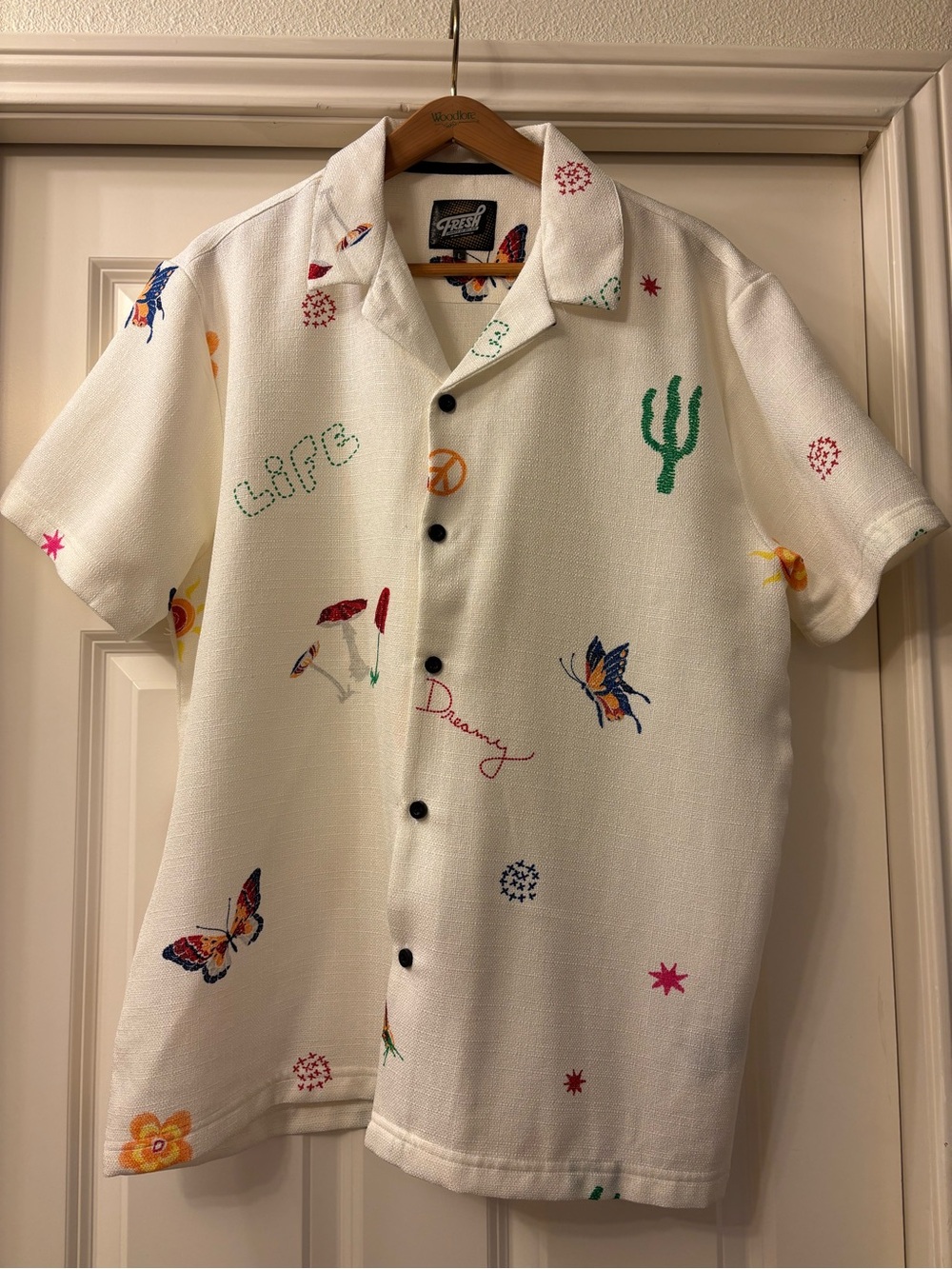 Embroidered White Short-Sleeve Button-Down Shirt - Casual Print